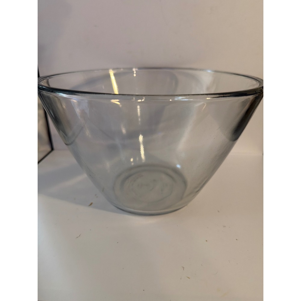 Anchor Hocking Clear Glass Mixing Bowl 7.5 Inch Round 2 Quart Serving Bowl